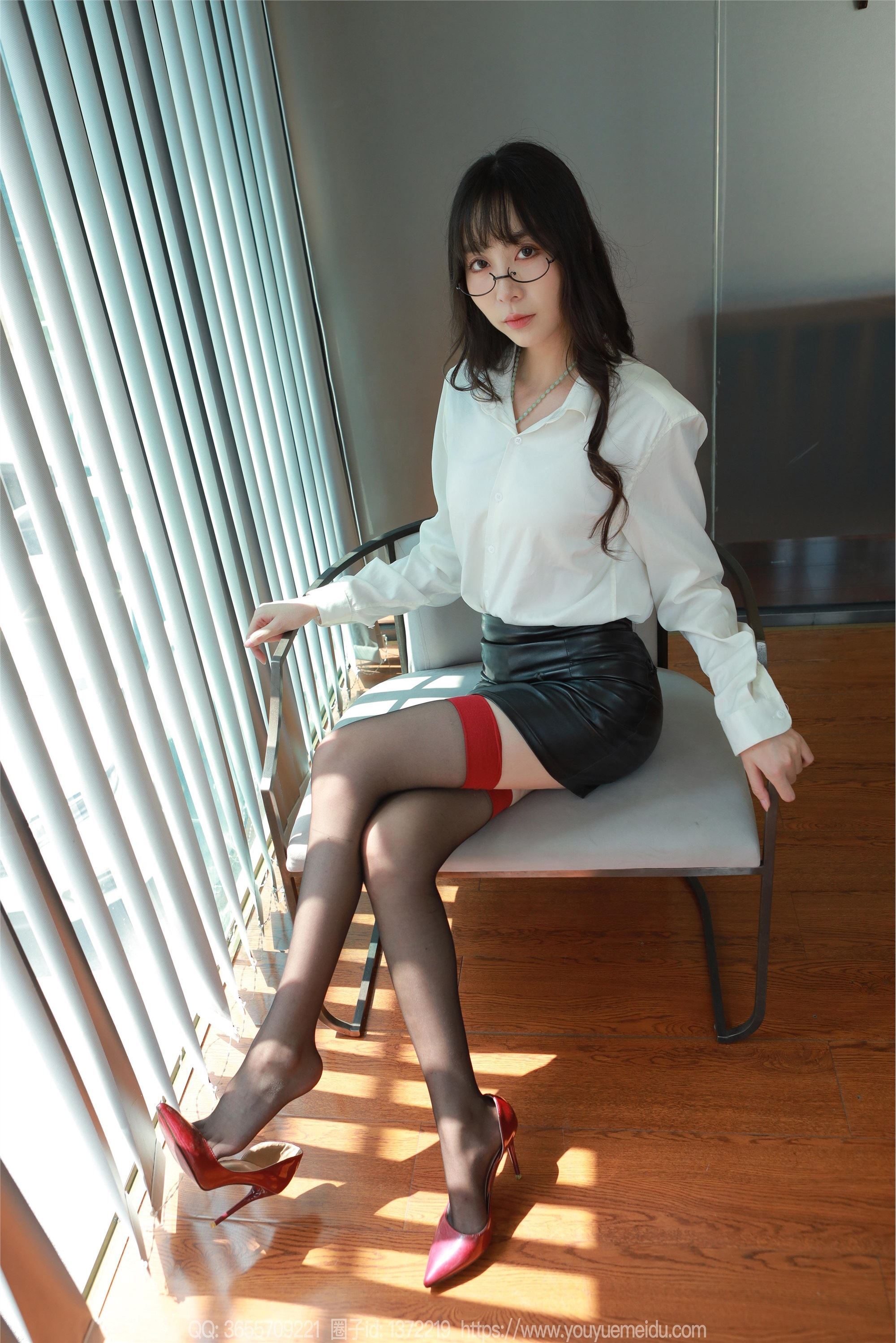 IESS异思趣向  2024.10.04 丝享家 1863 团团《双红长腿》